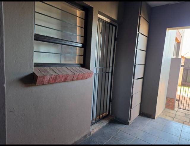 2 BEDROOM APARTMENT FOR SALE IN SUGAR BUSH ESTATE
